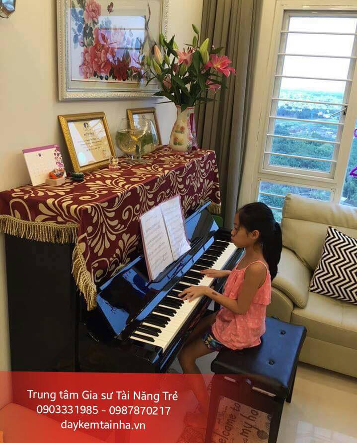 Có nên cho các bé học đàn Piano hay không?